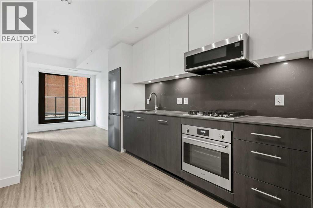 Apartment for Sale in 207, 730 2 Avenue SW|Calgary, Alberta T2P1R8 2