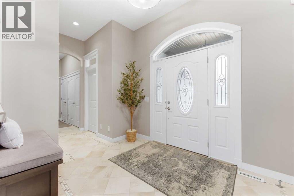 House for Sale in 187 Cranarch Circle SE|Calgary, Alberta T3M0S4 4