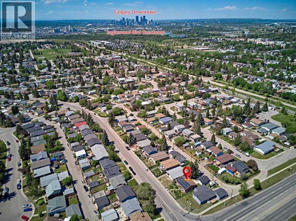 House for Sale in 3644 Dover Ridge Drive SE|Calgary, Alberta T2B2B4 2