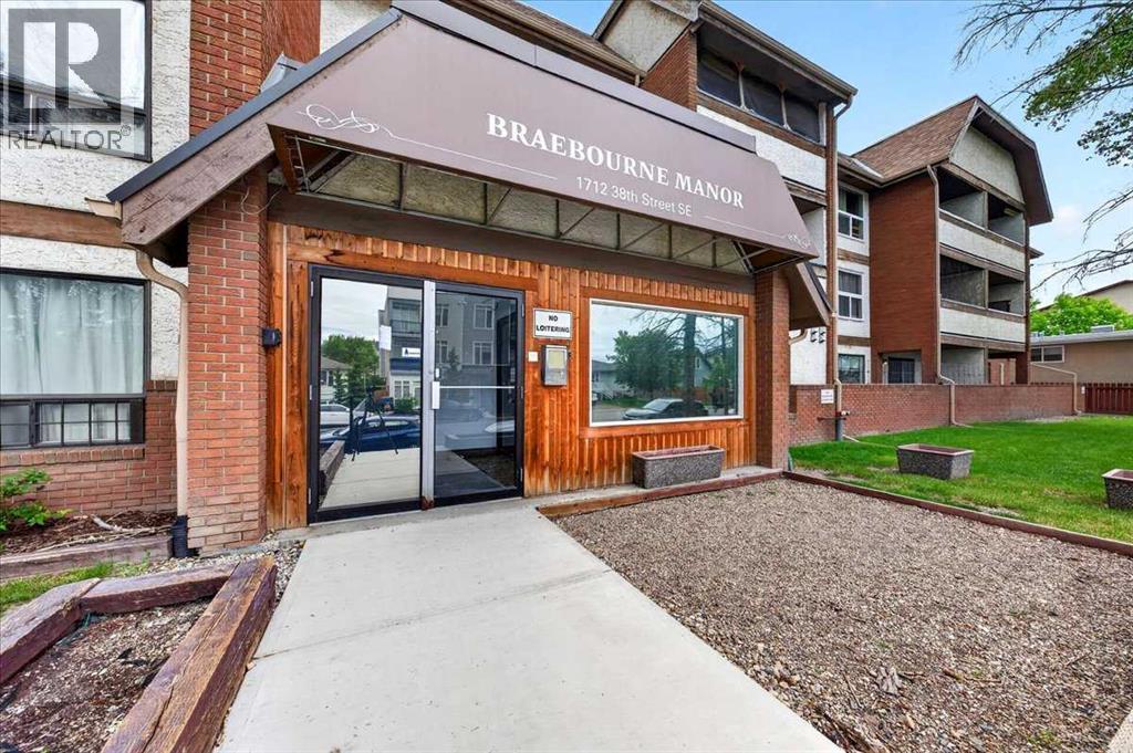 Apartment for Sale in 203, 1712 38 Street SE|Calgary, Alberta T2A1H1 2