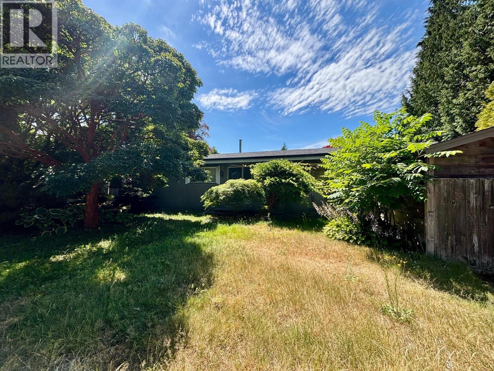 498 HICKEY DRIVE
