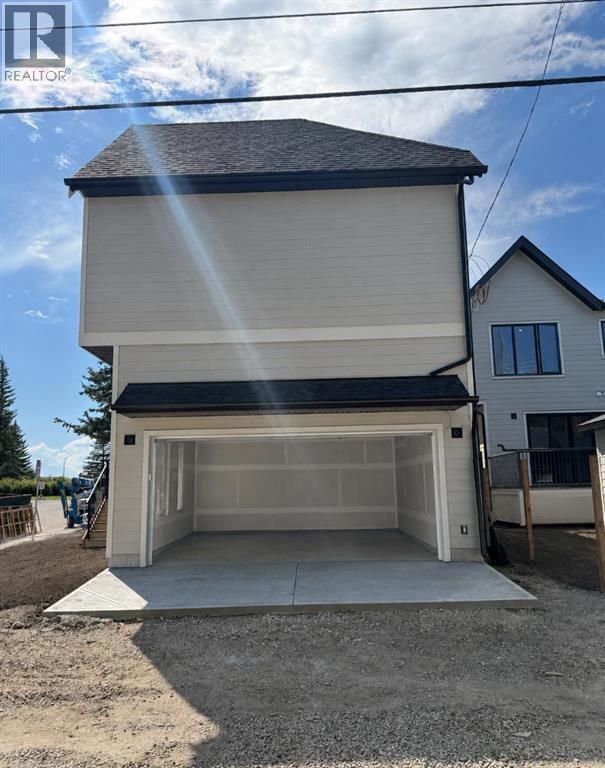 House for Sale in 4612 Grove Hill Road SW|Calgary, Alberta T3E4G1 4