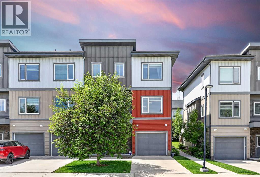 Row / Townhouse for Sale in 3101, 5305 32 Avenue SW|Calgary, Alberta T3E8A2 2