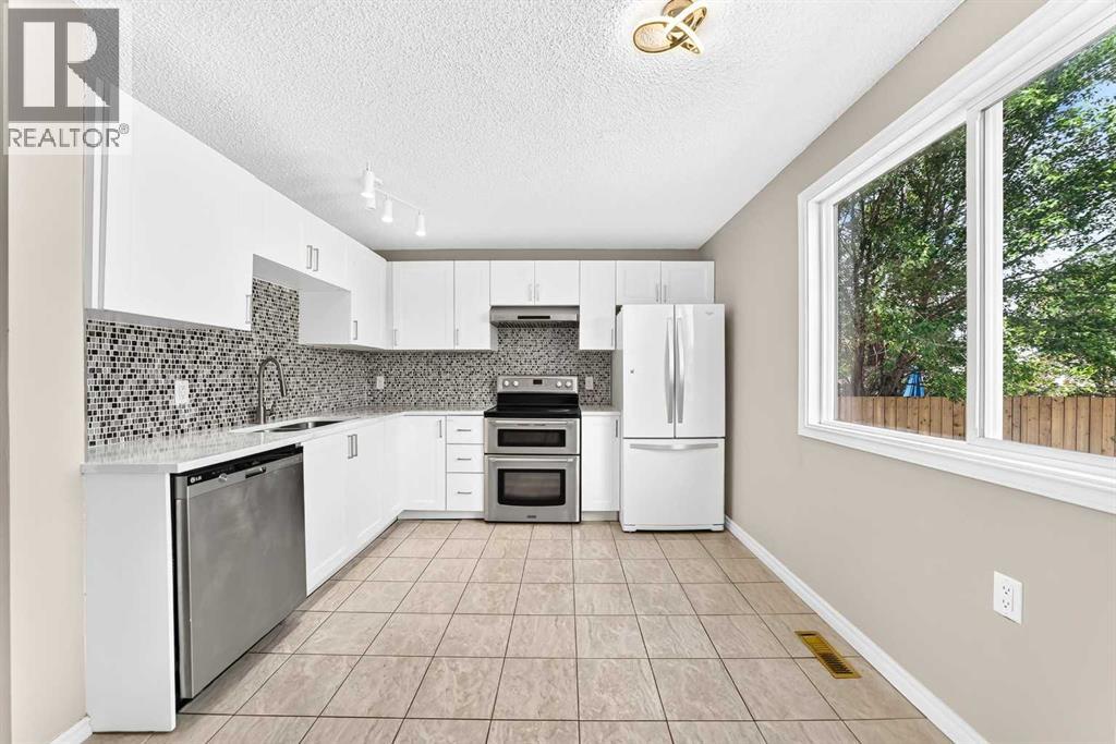 House for Sale in 171 Erin Woods Drive SE|Calgary, Alberta T2B2V7 5