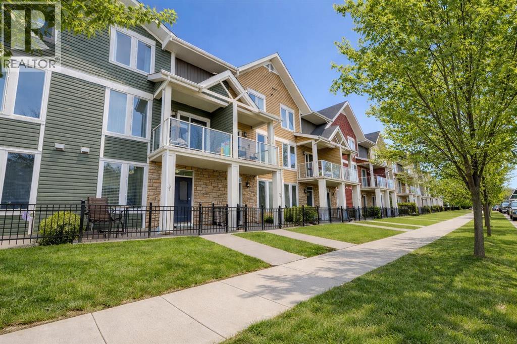 Row / Townhouse for Sale in 37 Auburn Bay Link SE|Calgary, Alberta T3M0Y5