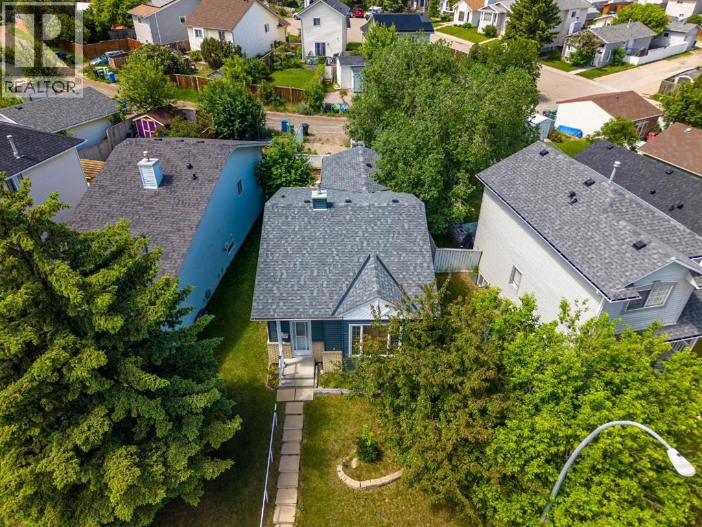 House for Sale in 52 Covington Road NE|Calgary, Alberta T3X4A7 4