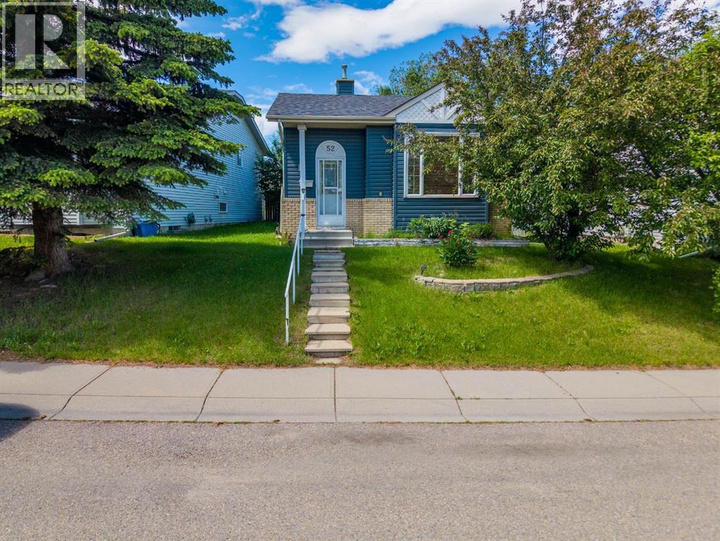 House for Sale in 52 Covington Road NE|Calgary, Alberta T3X4A7 3