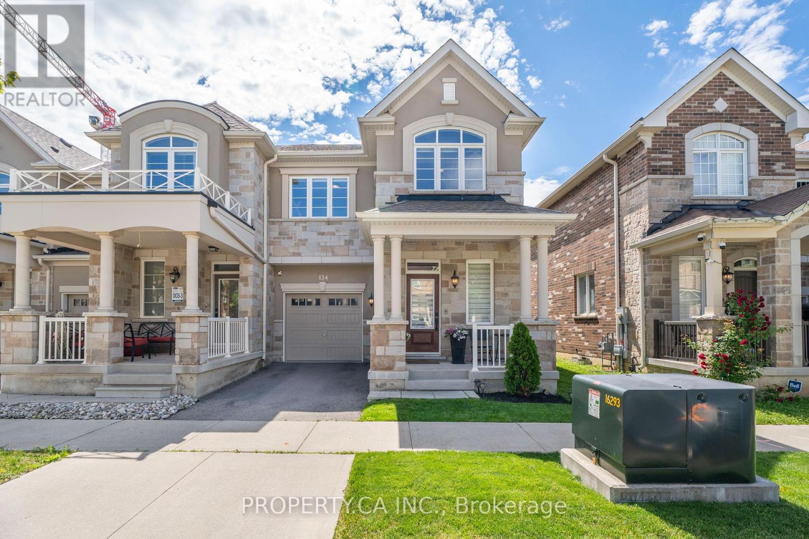 Row / Townhouse for Sale in 134 KAITTING TRAIL|Oakville (GO Glenorchy), Ontario L6M5K8