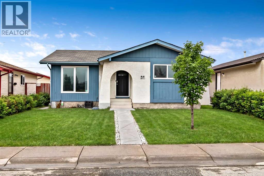 House for Sale in 399 Maitland Crescent NE|Calgary, Alberta T2A5T6