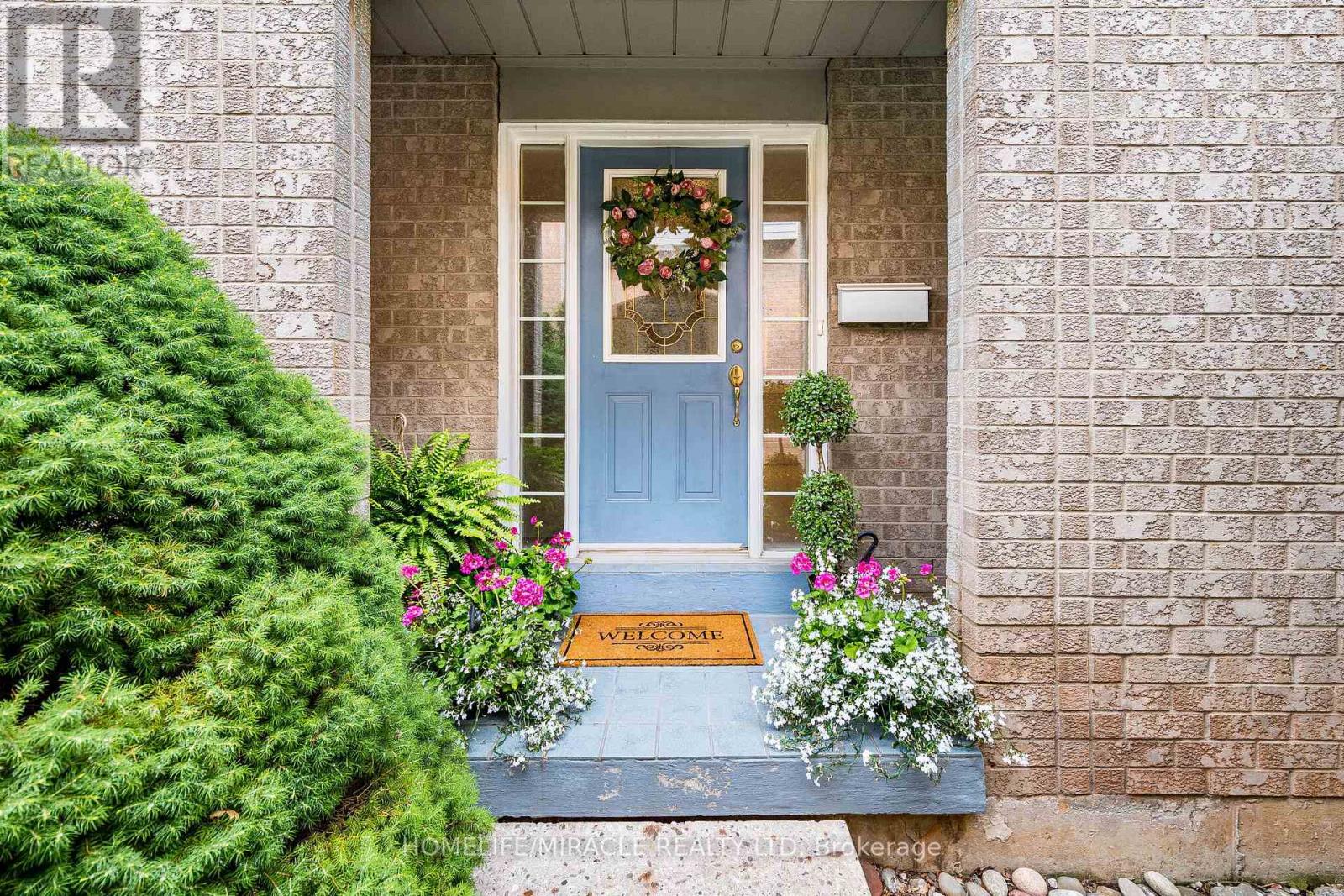 Row / Townhouse for Sale in 2447 NEW WOOD DRIVE|Oakville (RO River Oaks), Ontario L6H5Y3 3