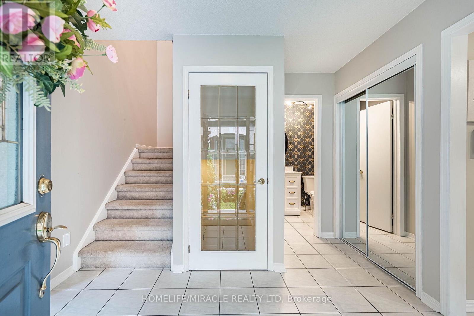 Row / Townhouse for Sale in 2447 NEW WOOD DRIVE|Oakville (RO River Oaks), Ontario L6H5Y3 4