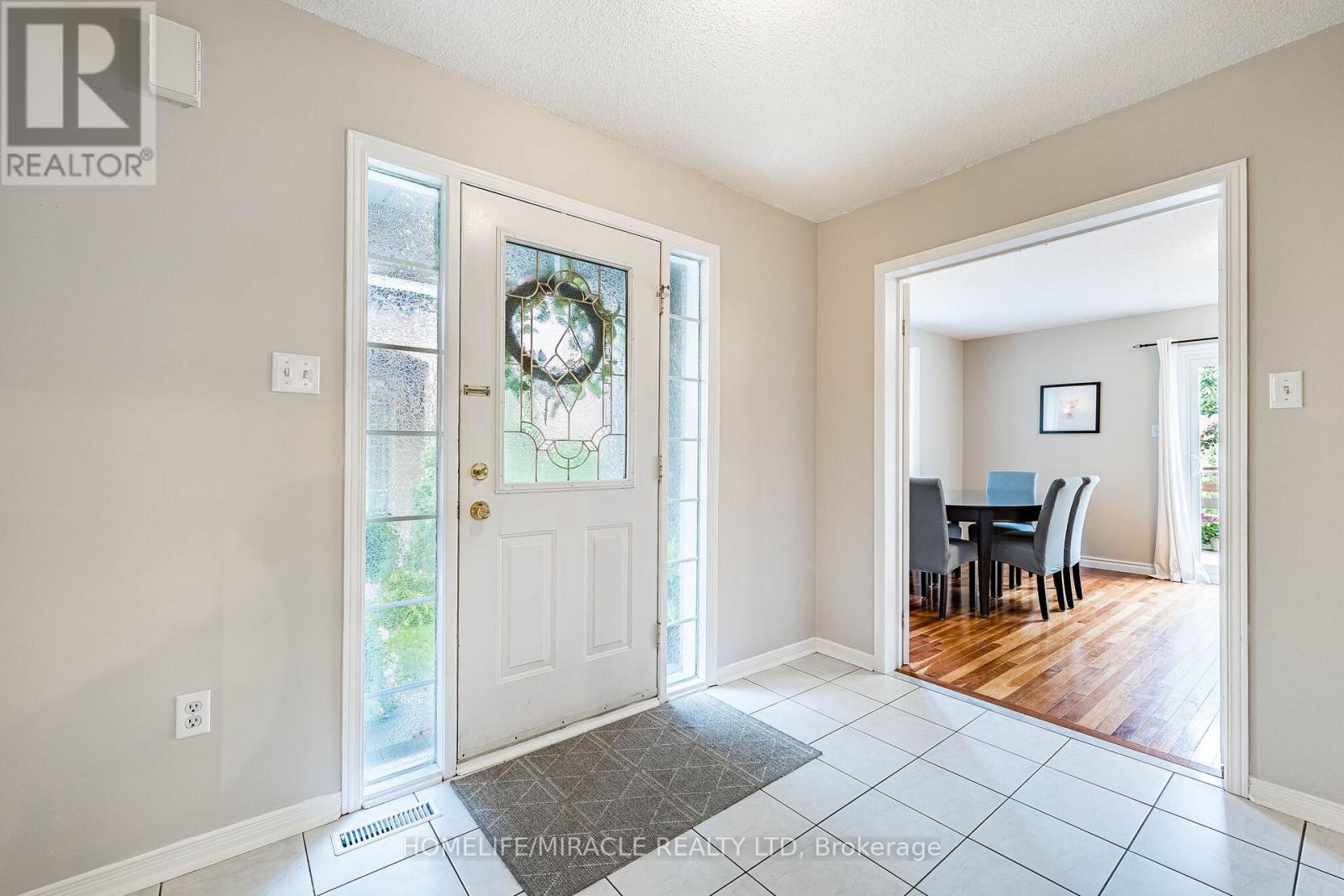 Row / Townhouse for Sale in 2447 NEW WOOD DRIVE|Oakville (RO River Oaks), Ontario L6H5Y3 5