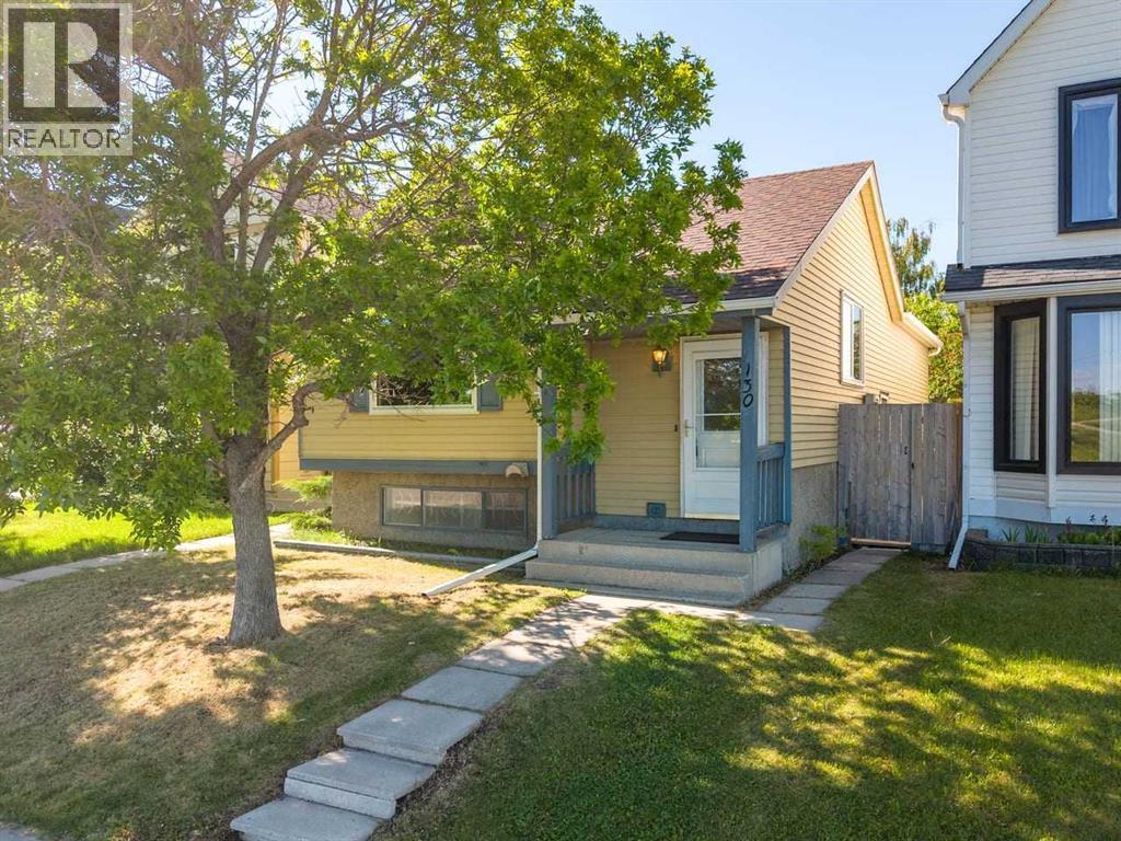 House for Sale in 130 Woodbrook Way SW|Calgary, Alberta T2W4R6