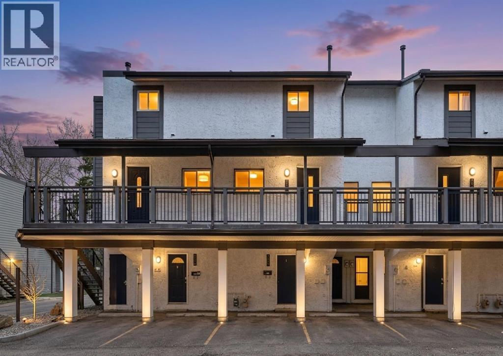 Row / Townhouse for Sale in 1808, 2520 Palliser Drive SW|Calgary, Alberta T2V4S9