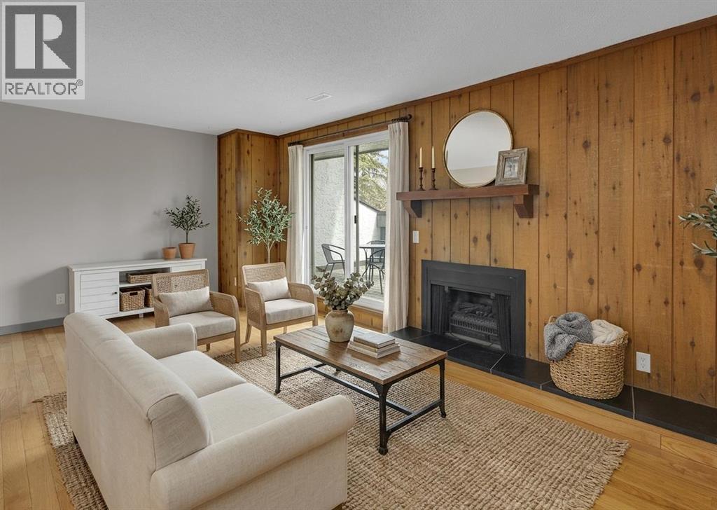 Row / Townhouse for Sale in 1808, 2520 Palliser Drive SW|Calgary, Alberta T2V4S9 2