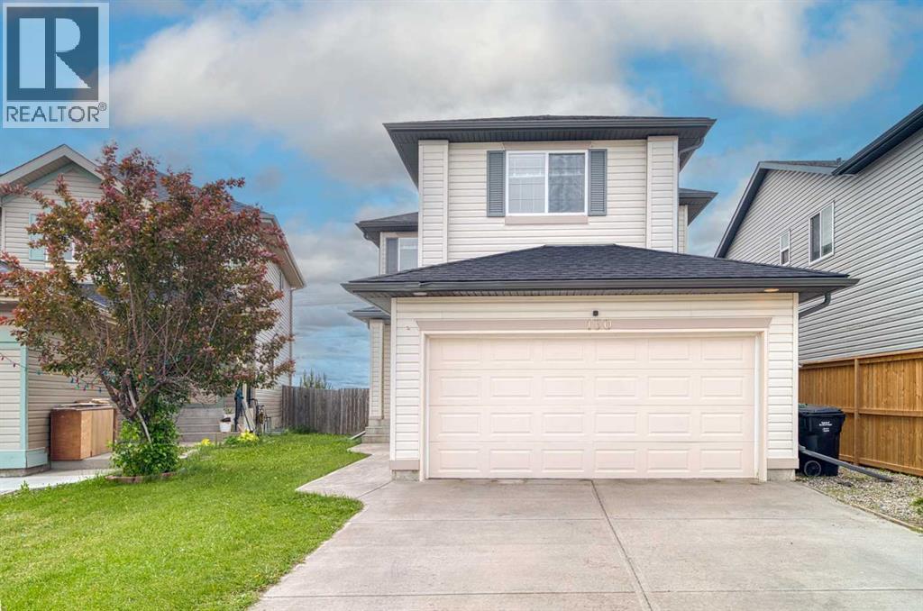 House for Sale in 130 Somerglen Way SW|Calgary, Alberta T2Y4B2 2