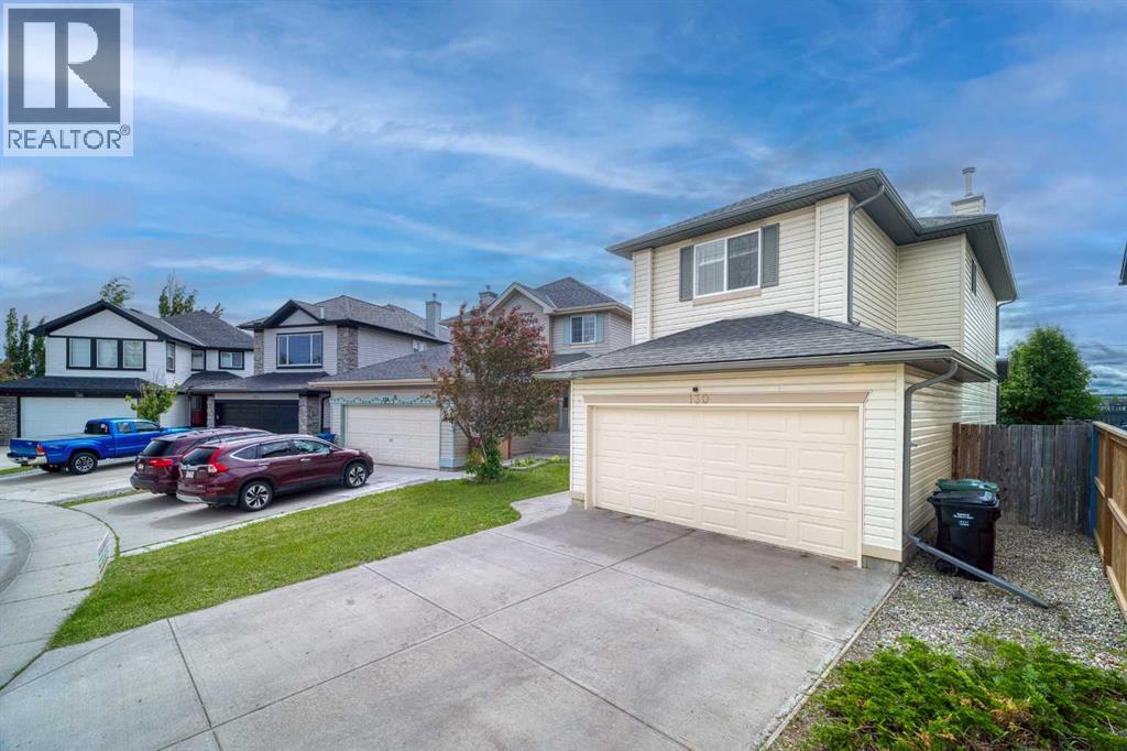 House for Sale in 130 Somerglen Way SW|Calgary, Alberta T2Y4B2 3