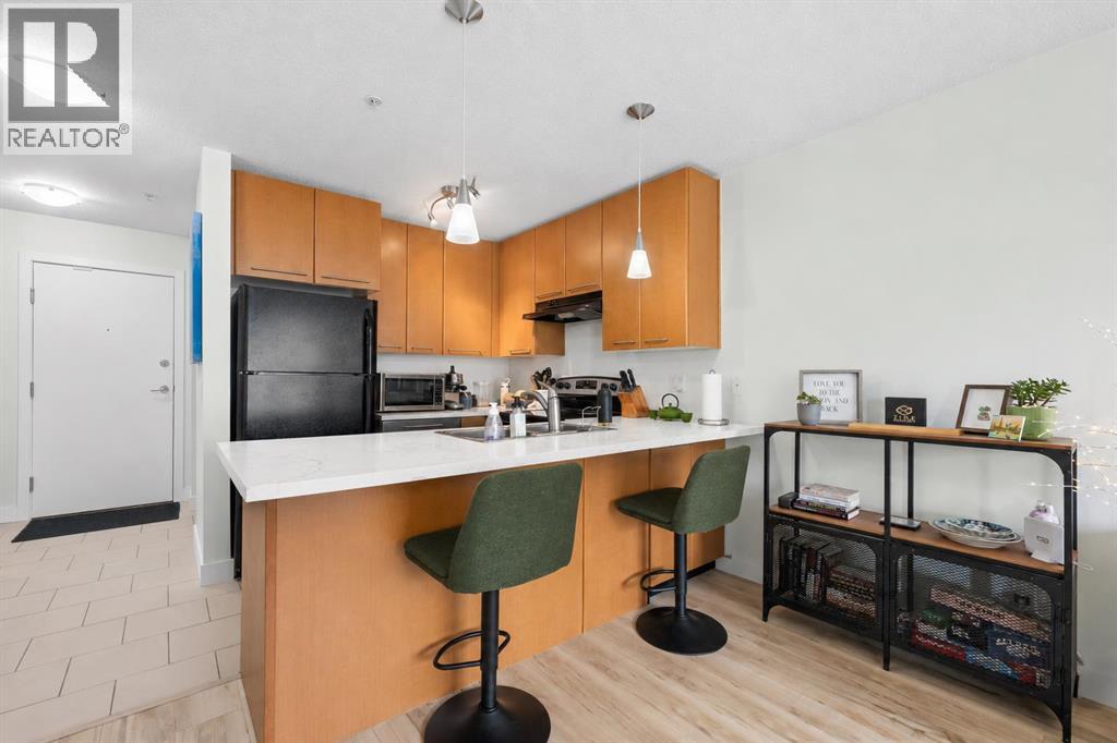 Apartment for Sale in 356, 35 Richard Court SW|Calgary, Alberta T3E7N9 3