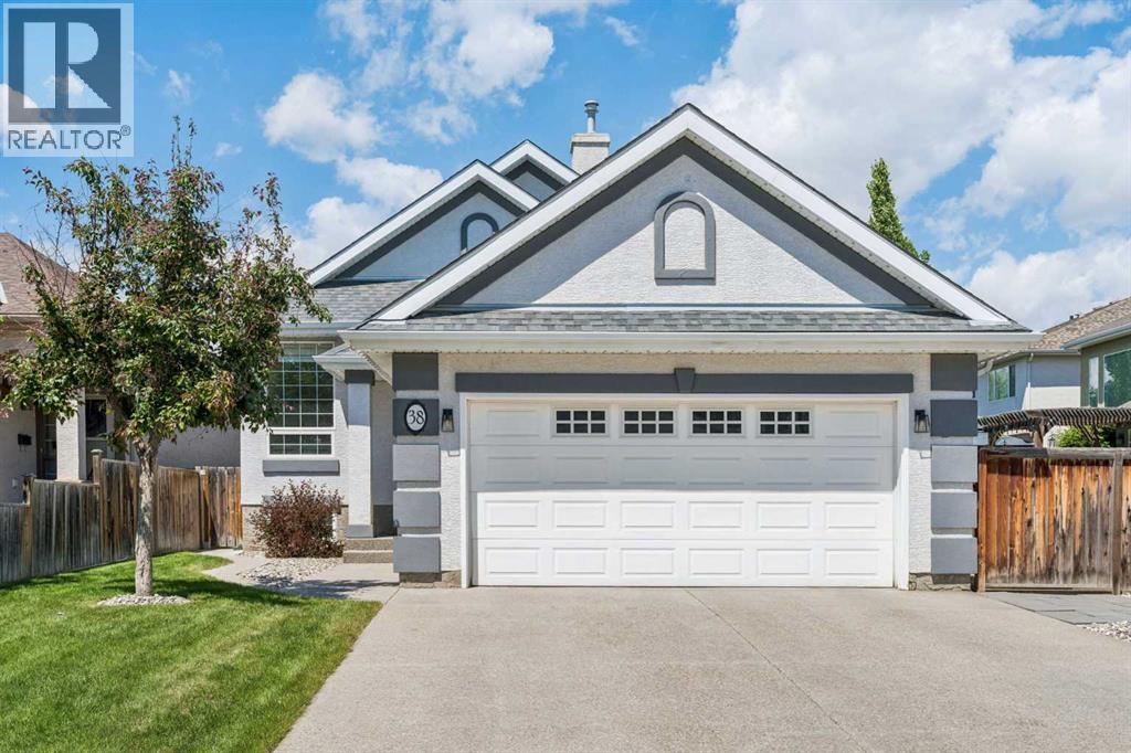 House for Sale in 38 Cranleigh Common SE|Calgary, Alberta T3M1G5