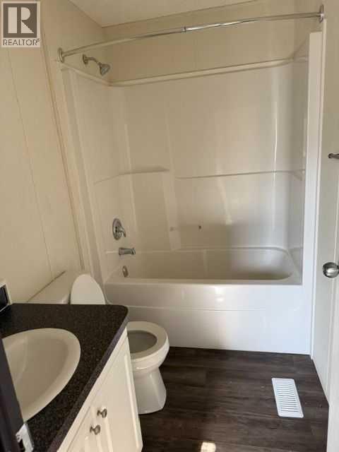 Mobile Home for Sale in 202, 1101 84 Street NE|Calgary, Alberta T2A7X2 5