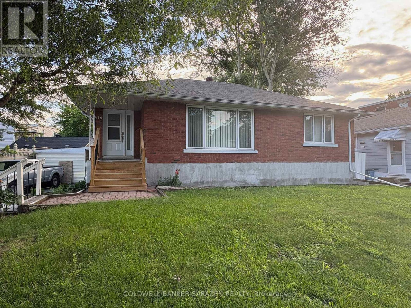 316 LAFONTAINE AVENUE · Triplex, Ottawa