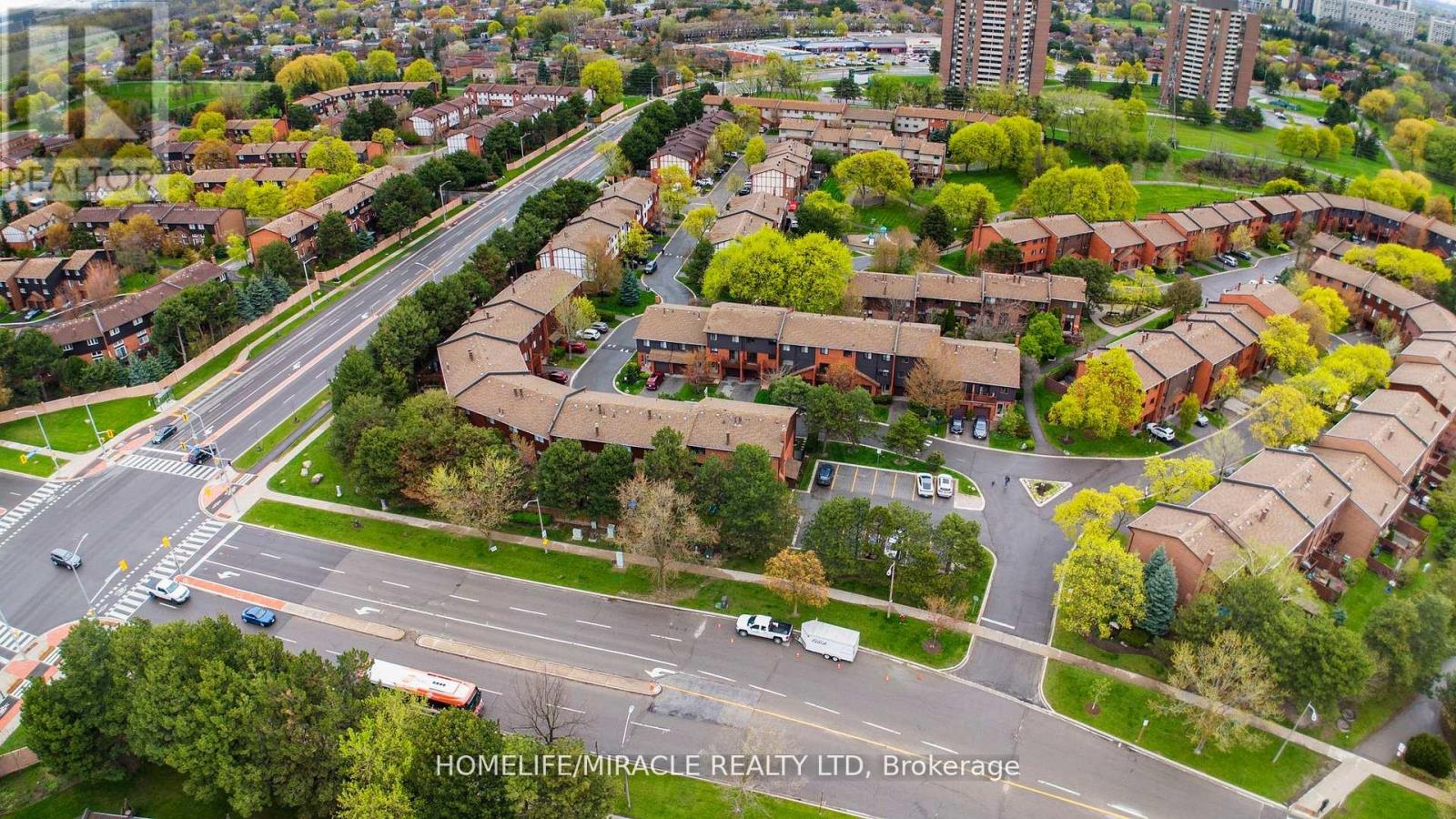 Row / Townhouse for Sale in 32 - 4165 FIELDGATE DRIVE|Mississauga (Rathwood), Ontario L4W2M9 2
