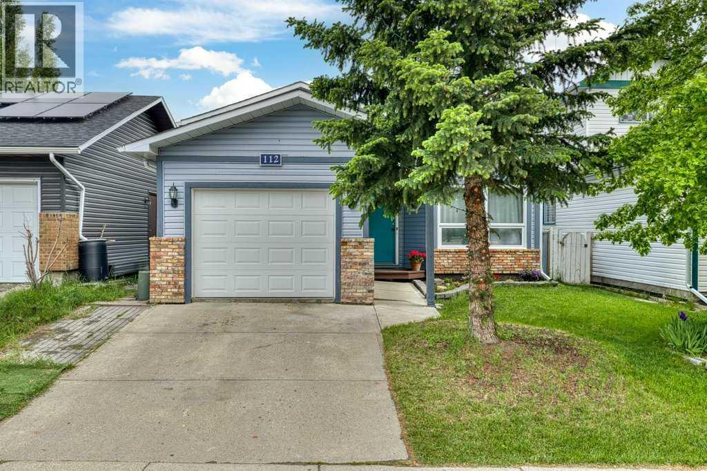 House for Sale in 112 Cedargrove Way SW|Calgary, Alberta T2W4V2