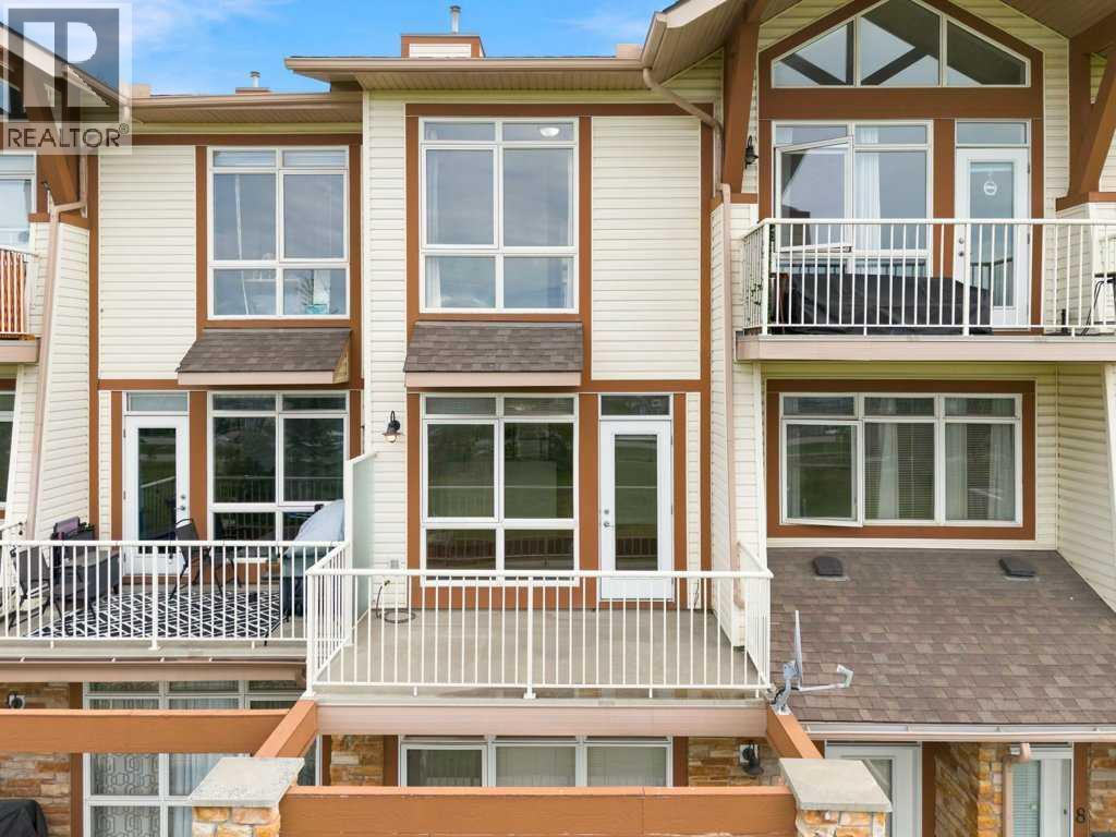 Row / Townhouse for Sale in 11, 133 Rockyledge View NW|Calgary, Alberta T3G5X2 2