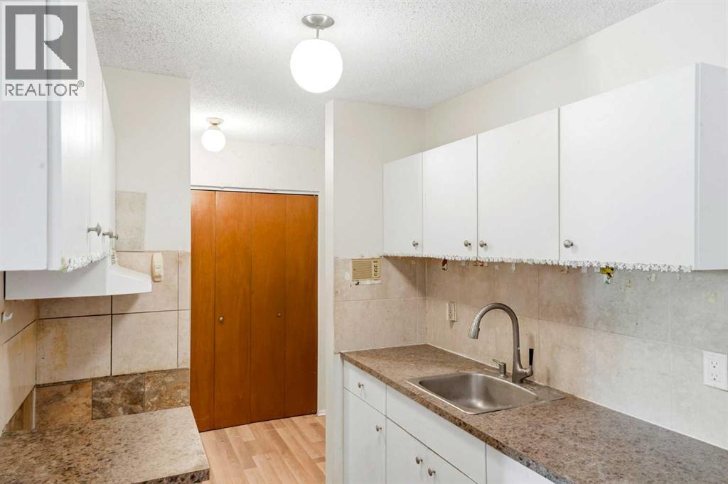 Apartment for Sale in 207, 6464 Travois Crescent NW|Calgary, Alberta T2K3S9 5