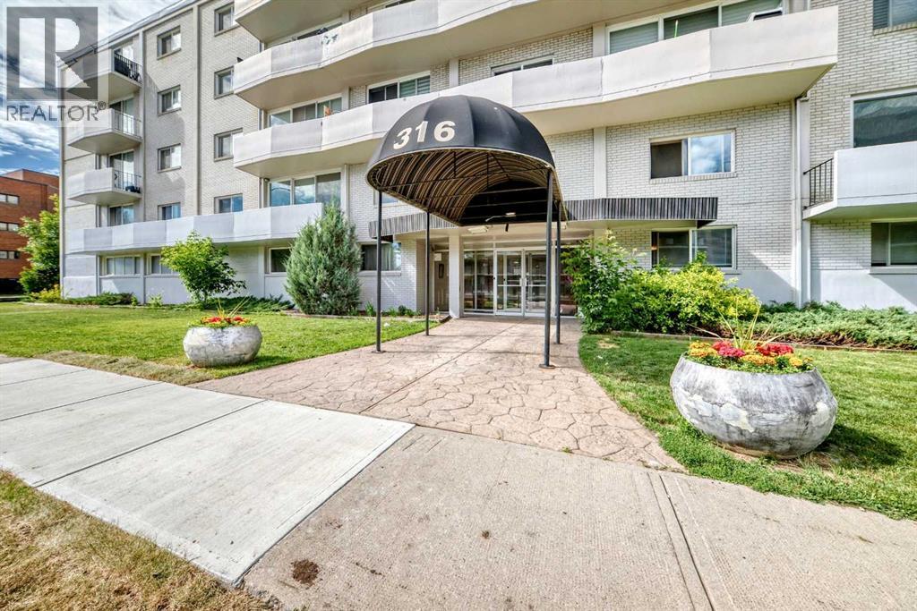 Apartment for Sale in 401, 316 1 Avenue NE|Calgary, Alberta T2E0B2 3