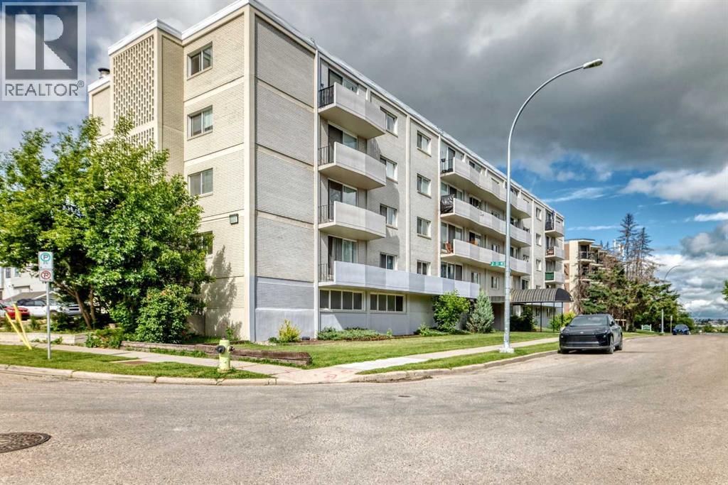 Apartment for Sale in 401, 316 1 Avenue NE|Calgary, Alberta T2E0B2