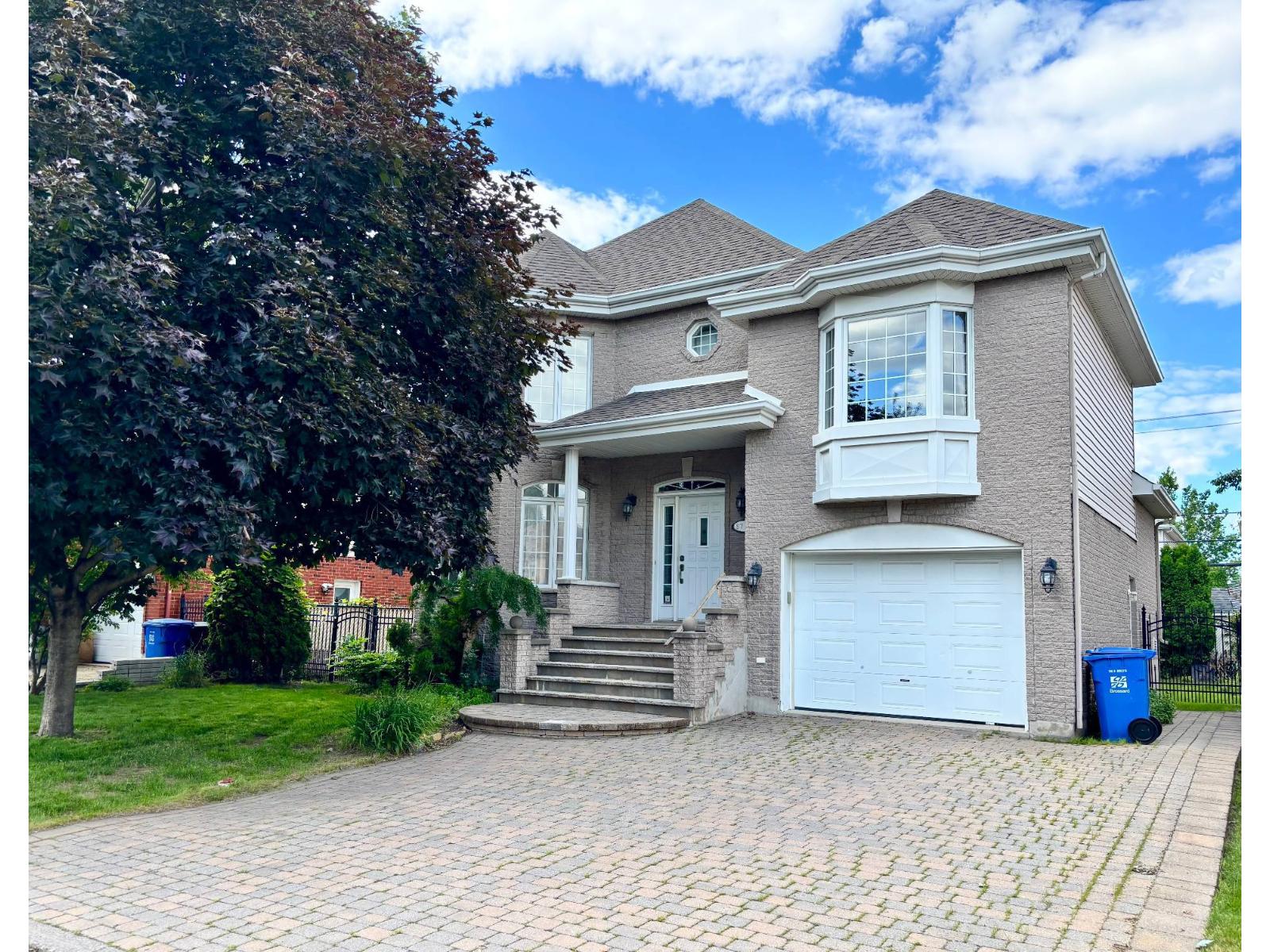 8710 Rue Odessa