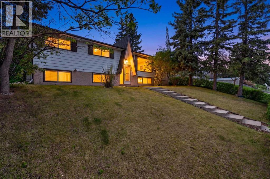 House for Sale in 7539 Hunterview Drive NW|Calgary, Alberta T2K4P7