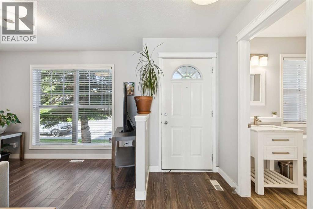 Row / Townhouse for Sale in 36 West Springs Way SW|Calgary, Alberta T3H4P4 3