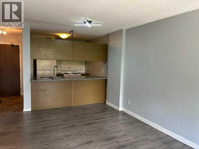 Apartment for Sale in 402, 738 3 Avenue SW|Calgary, Alberta T2P0G7 5