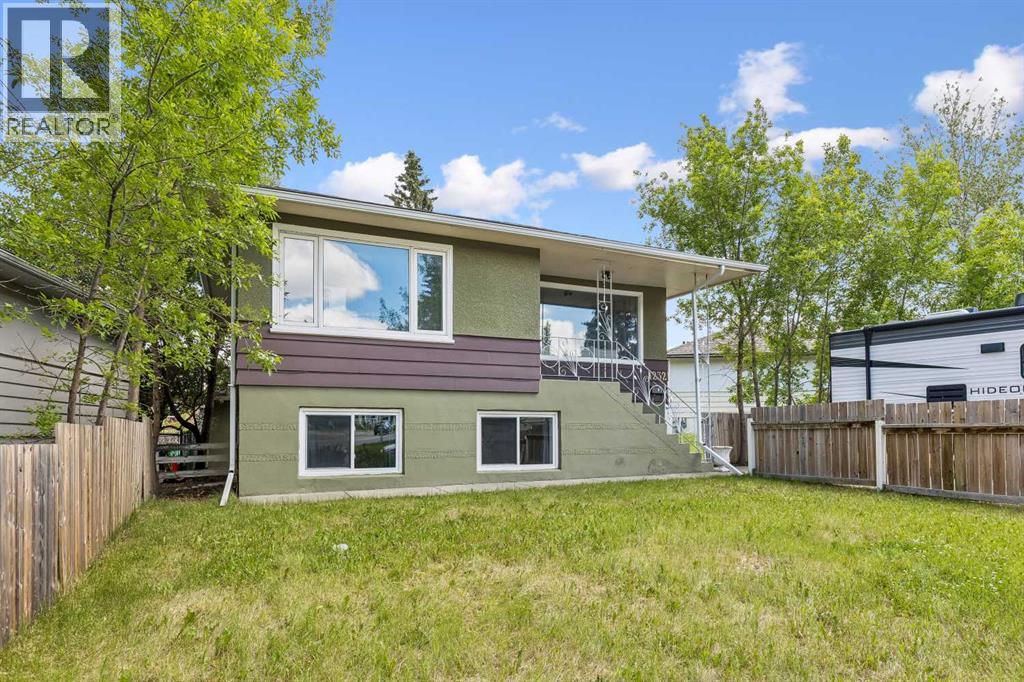 House for Sale in 1232 Danloe Street NE|Calgary, Alberta T2E8X6 2