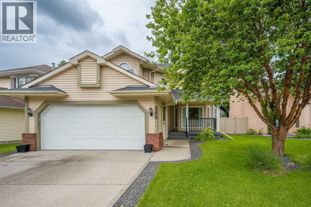 House for Sale in 308 Douglasbank Drive SE|Calgary, Alberta T2Z3C7