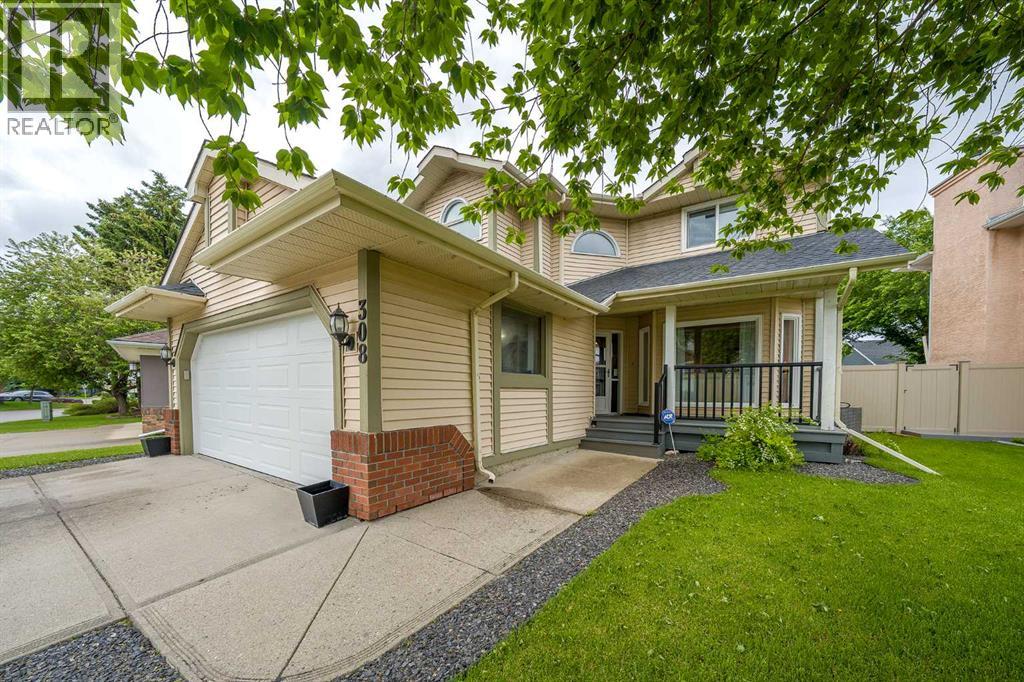House for Sale in 308 Douglasbank Drive SE|Calgary, Alberta T2Z3C7 2