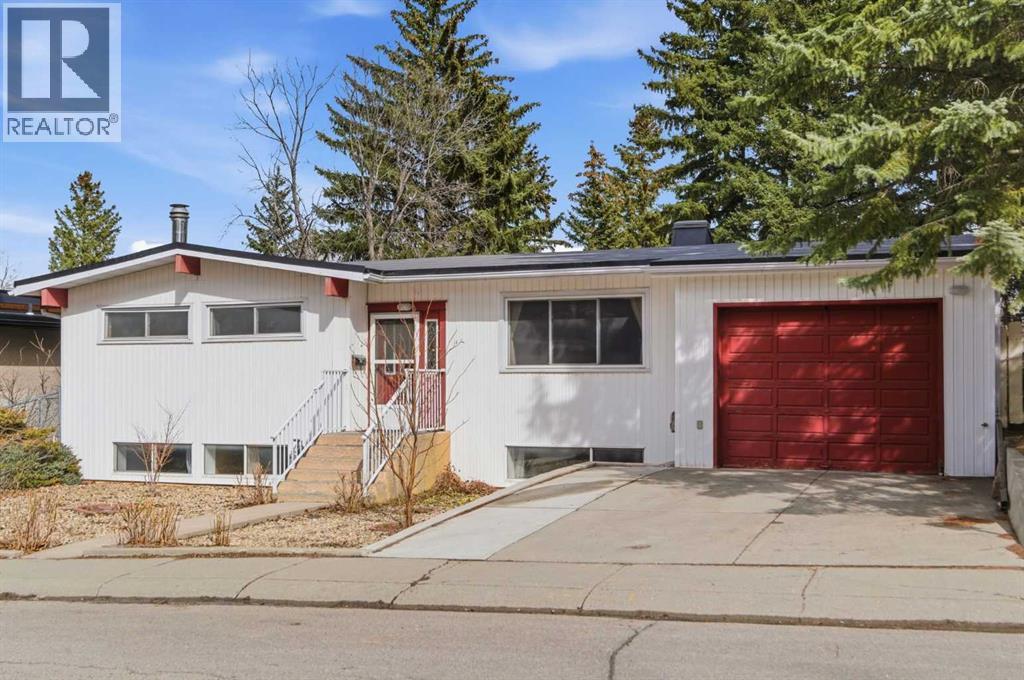 House for Sale in 4008 36 Street NW|Calgary, Alberta T2L2A1