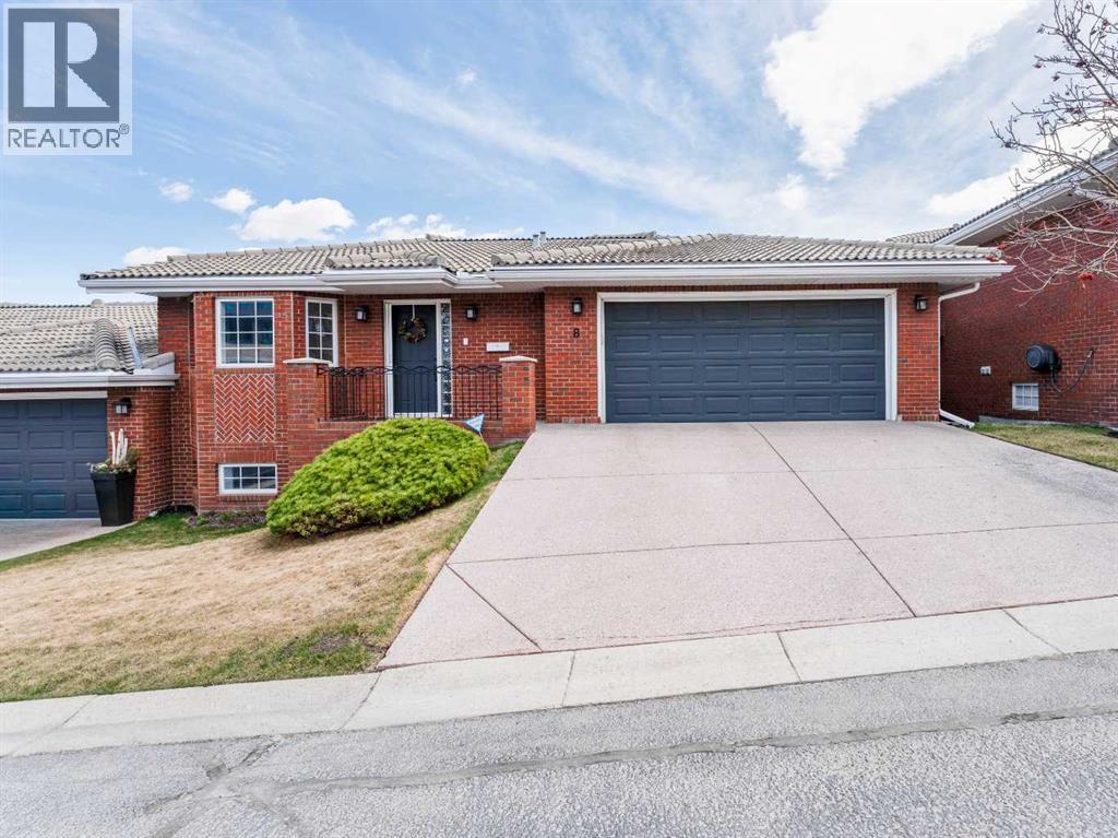 Duplex for Sale in 8 Prominence Path SW|Calgary, Alberta T3H2W7 2