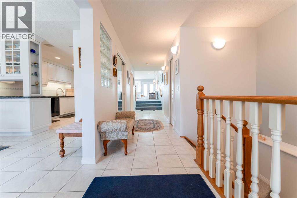 Duplex for Sale in 8 Prominence Path SW|Calgary, Alberta T3H2W7 5