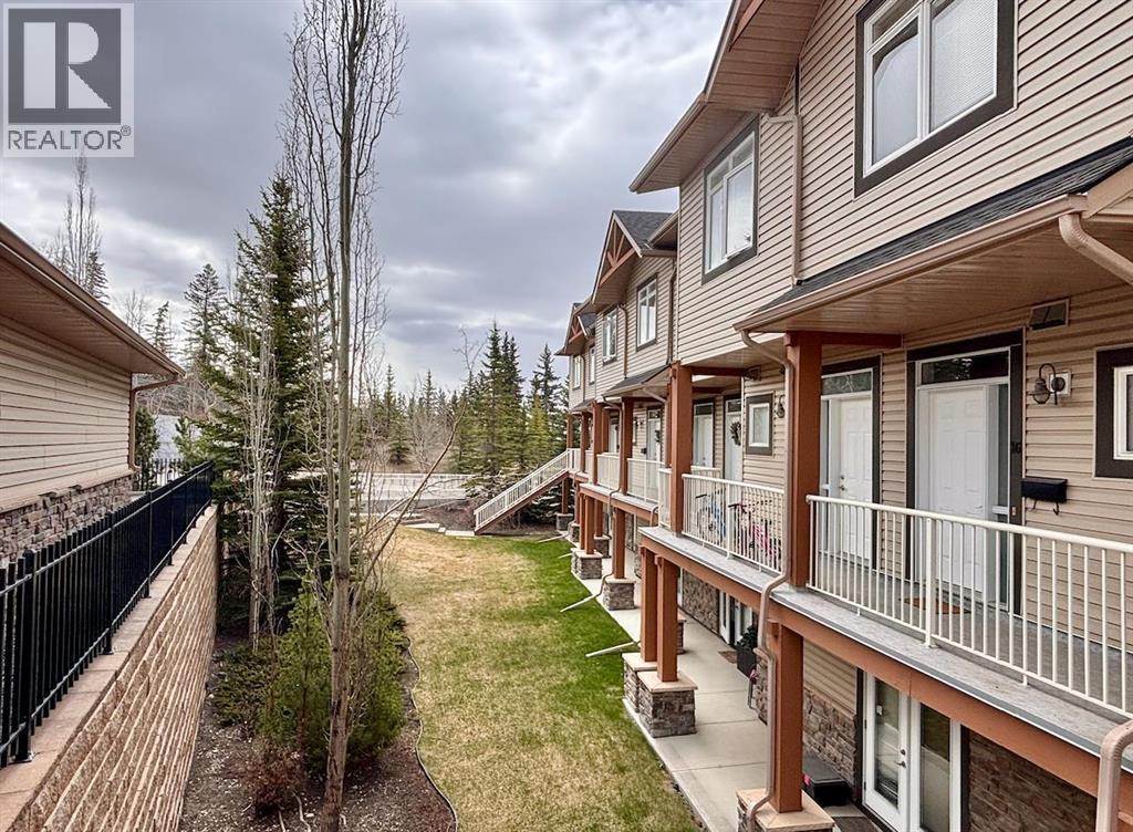 Row / Townhouse for Sale in 9, 181 Rockyledge View NW|Calgary, Alberta T3G6B1 3