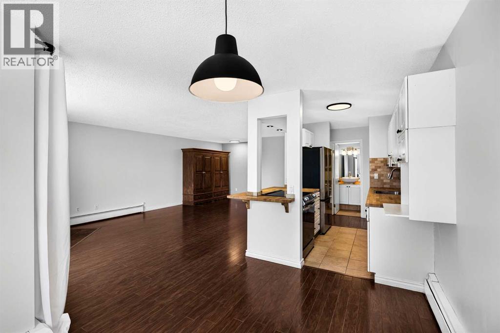 Apartment for Sale in 304, 1814 18 Street SW|Calgary, Alberta T2T4T1 4
