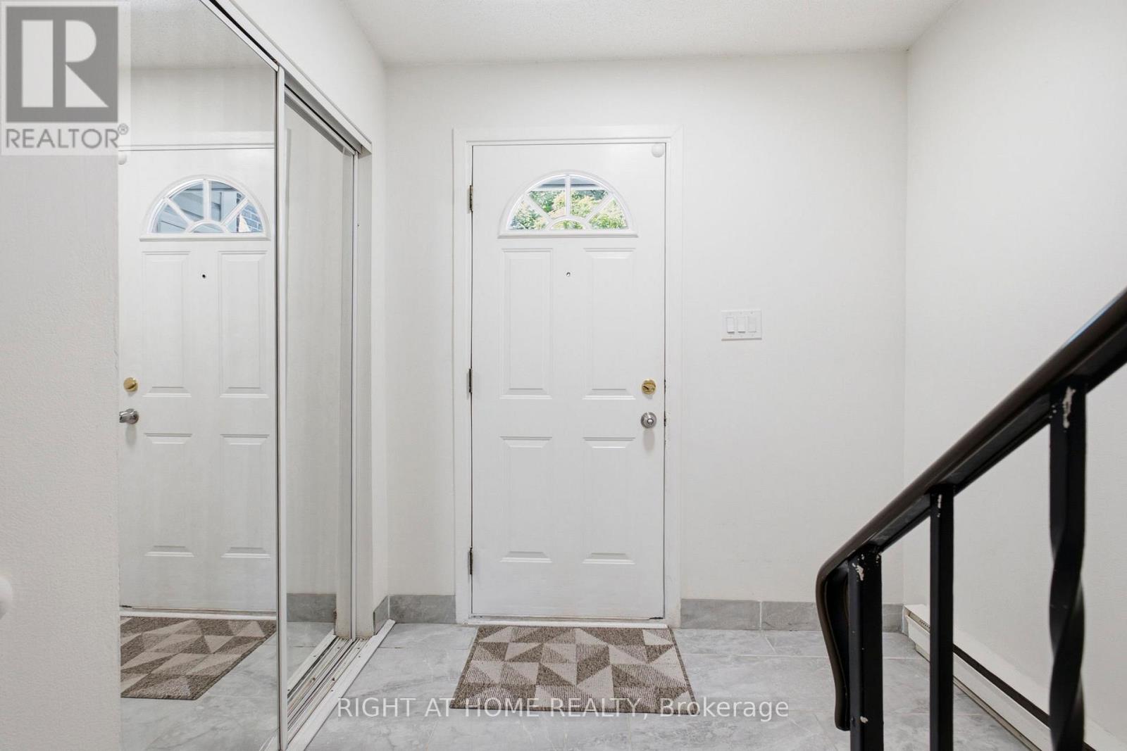 Row / Townhouse for Sale in 45 - 2440 BROMSGROVE ROAD|Mississauga (Clarkson), Ontario L5J4J7 4
