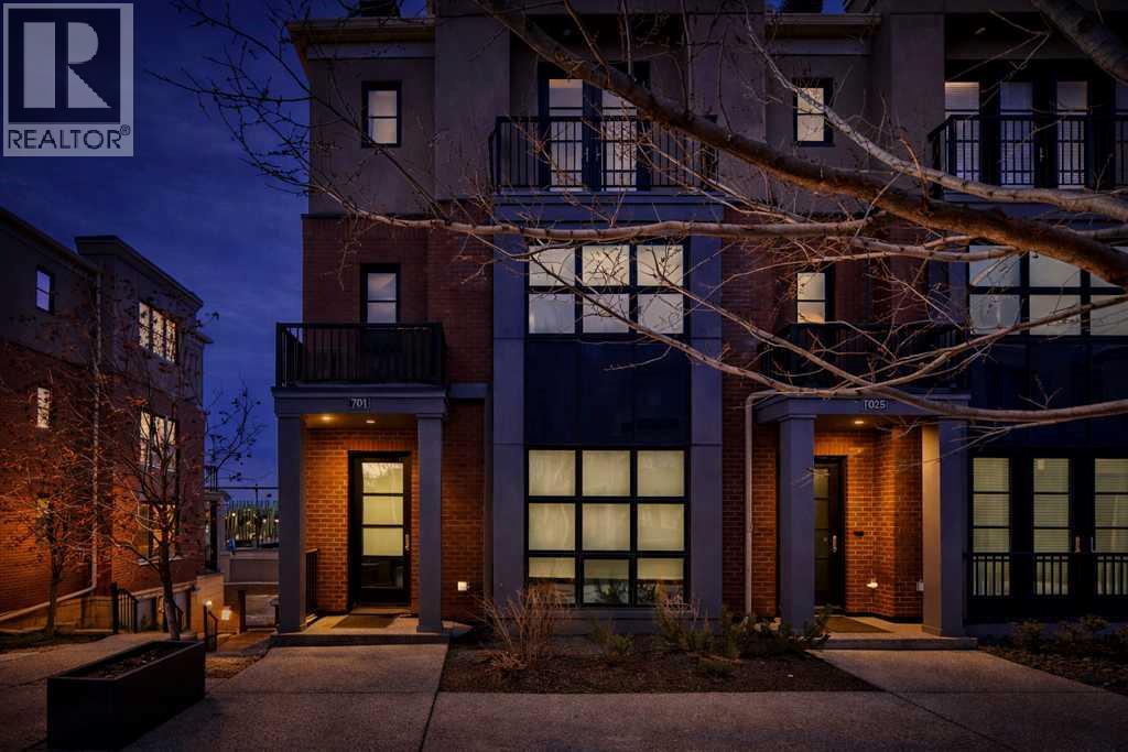 Row / Townhouse for Sale in 701 Aspen Meadows Hill SW|Calgary, Alberta T3H0G4 2