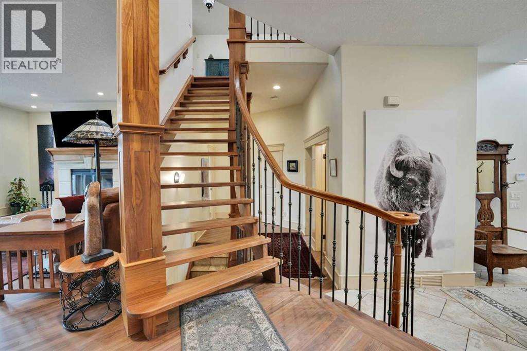 House for Sale in 5107 Carney Road NW|Calgary, Alberta T2G1G1 3