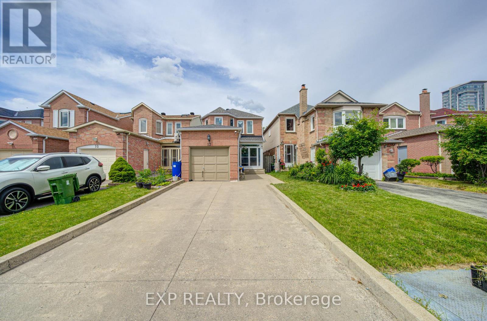 12 STAVERTON COURT
