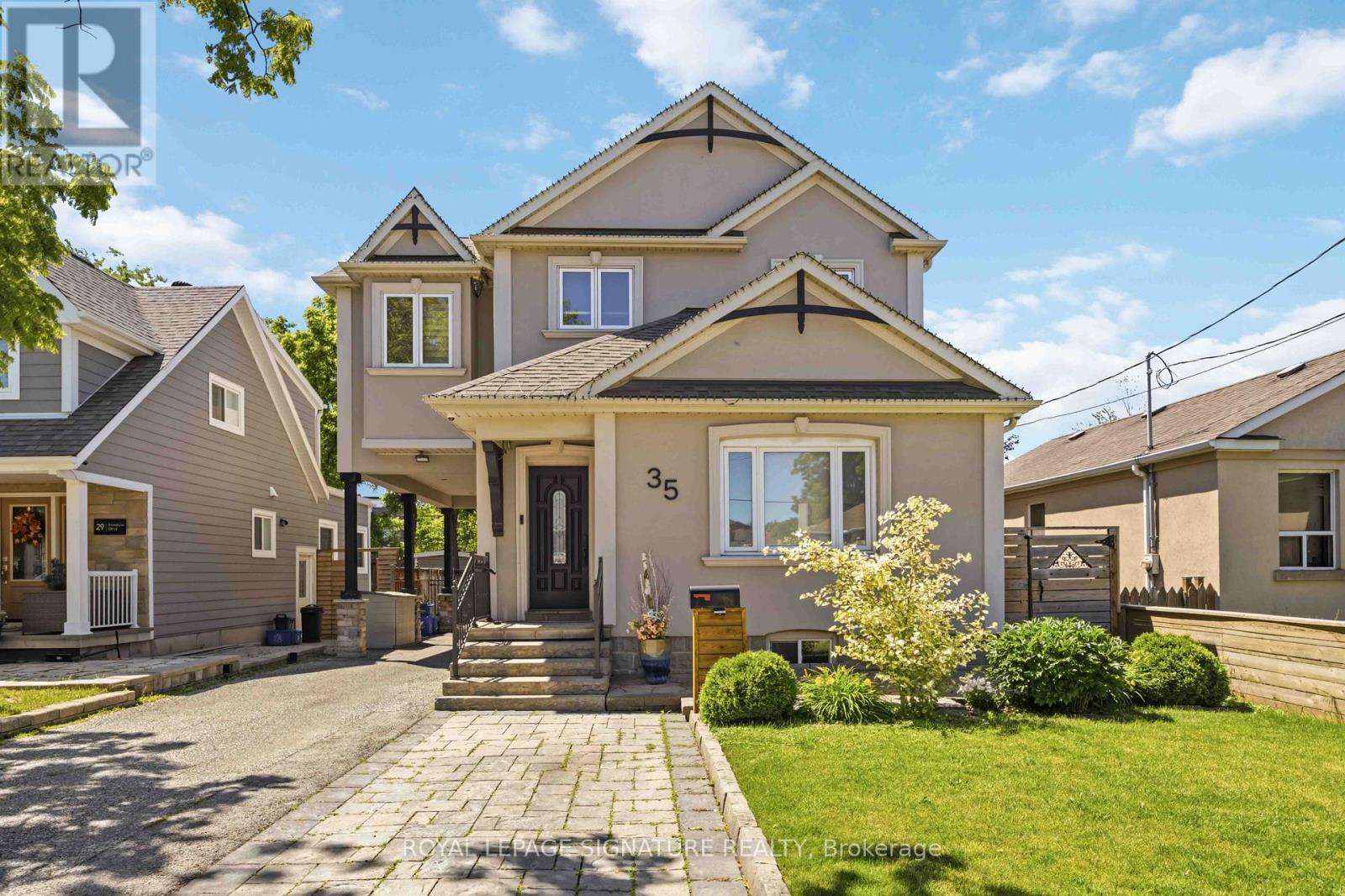 35 RAINBOW DRIVE