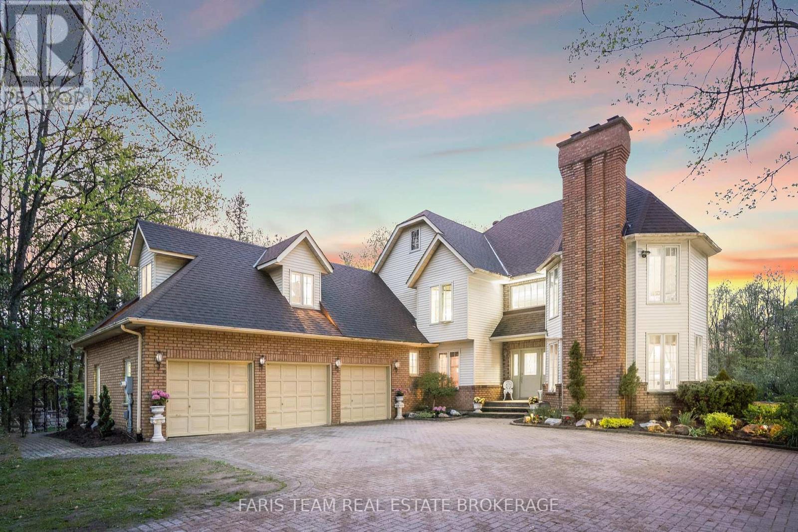4 MILLS CIRCLE