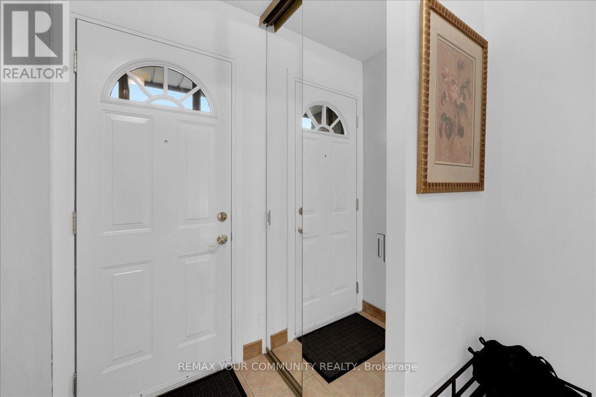 Row / Townhouse for Sale in 126 - 1221 DUNDIX ROAD|Mississauga (Applewood), Ontario L4Y3Y9 3